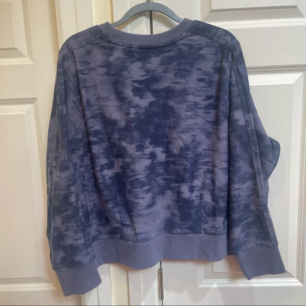 Athleta Blue Farallon Print Sweatshirt - Picture 8 of 8